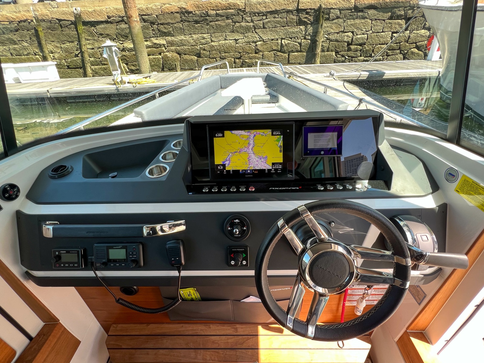 28' 2020 Axopar 28 Cabin