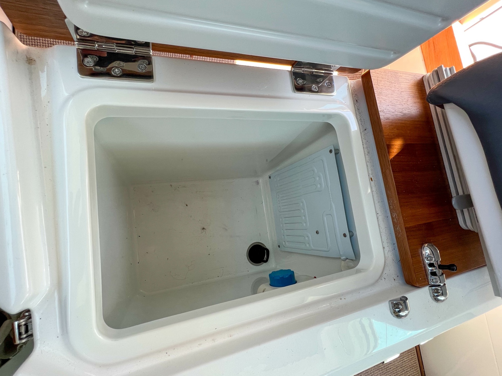 28' 2020 Axopar 28 Cabin