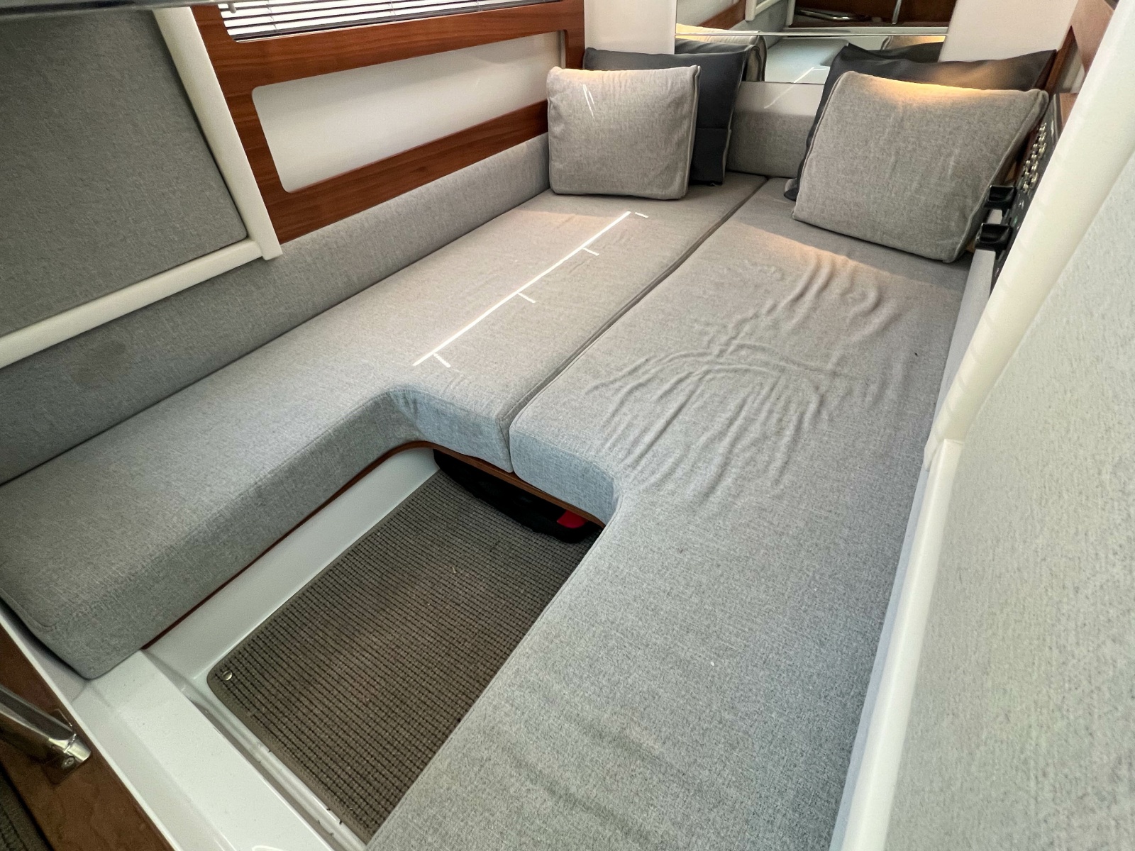 28' 2020 Axopar 28 Cabin