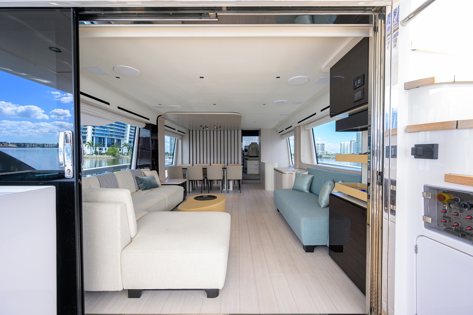 DT78 78ft Azimut Yacht For Sale