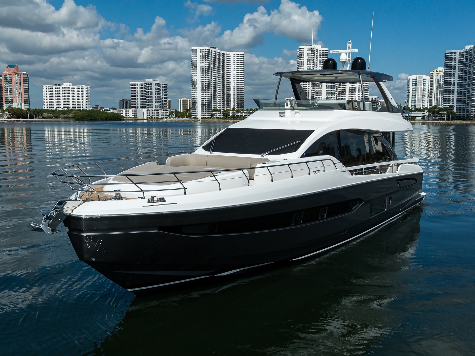 DT78 78ft Azimut Yacht For Sale