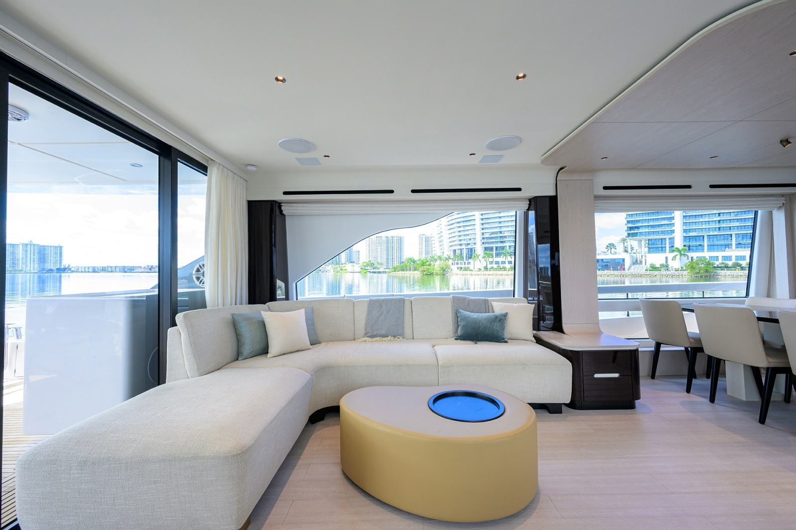 DT78 78ft Azimut Yacht For Sale