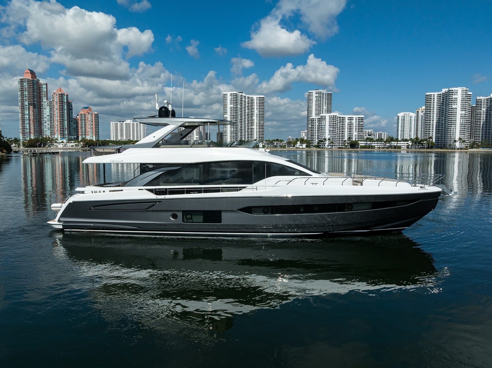 DT78 78ft Azimut Yacht For Sale