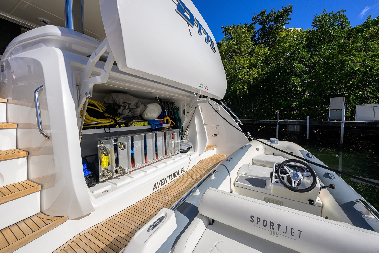 DT78 78ft Azimut Yacht For Sale