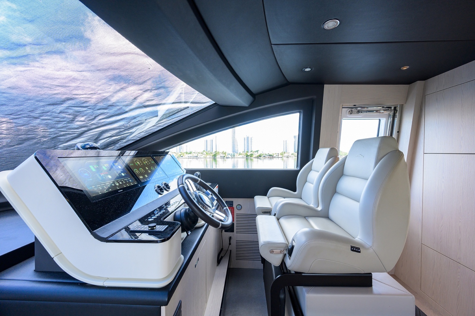 DT78 78ft Azimut Yacht For Sale