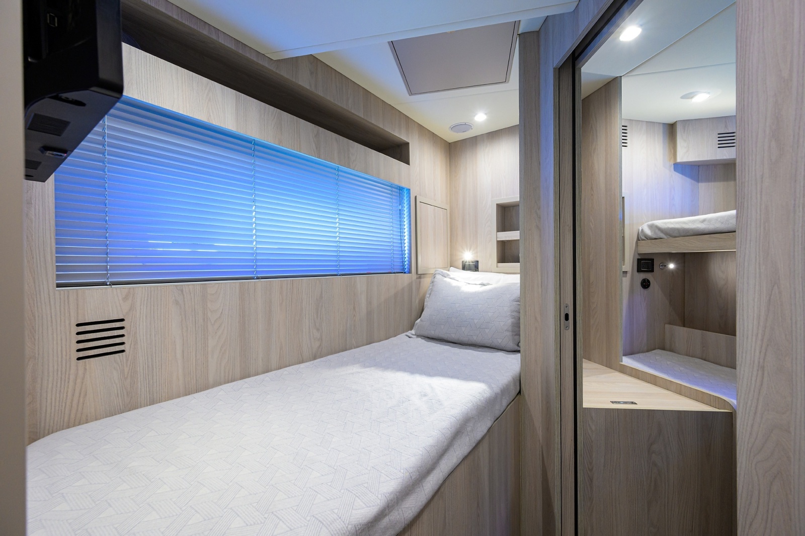 DT78 78ft Azimut Yacht For Sale