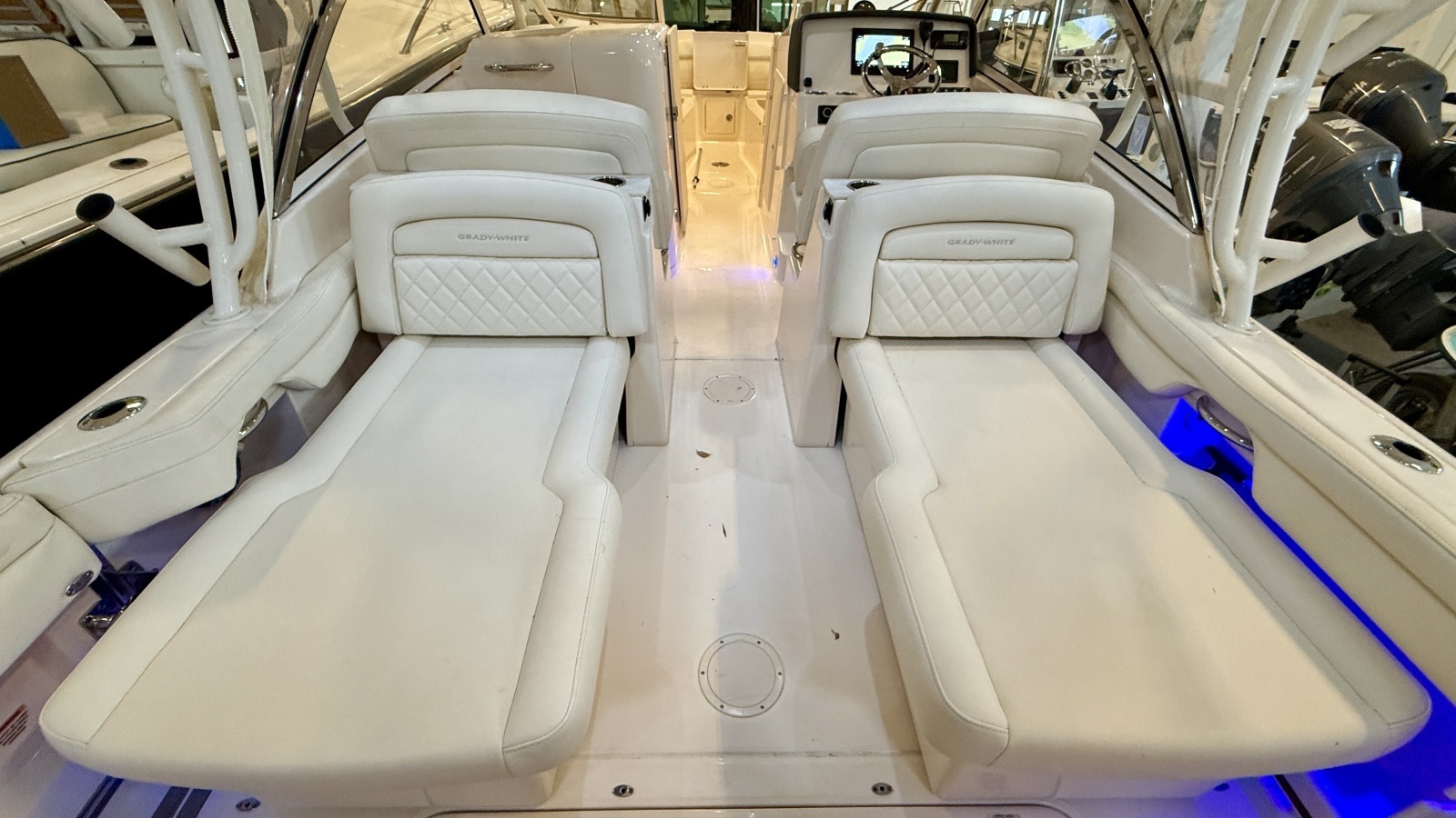 Suits ME 28ft Grady White Yacht For Sale