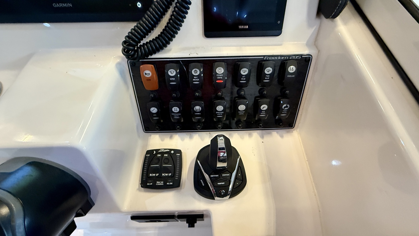 28' 2023 Grady-White Freedom 285