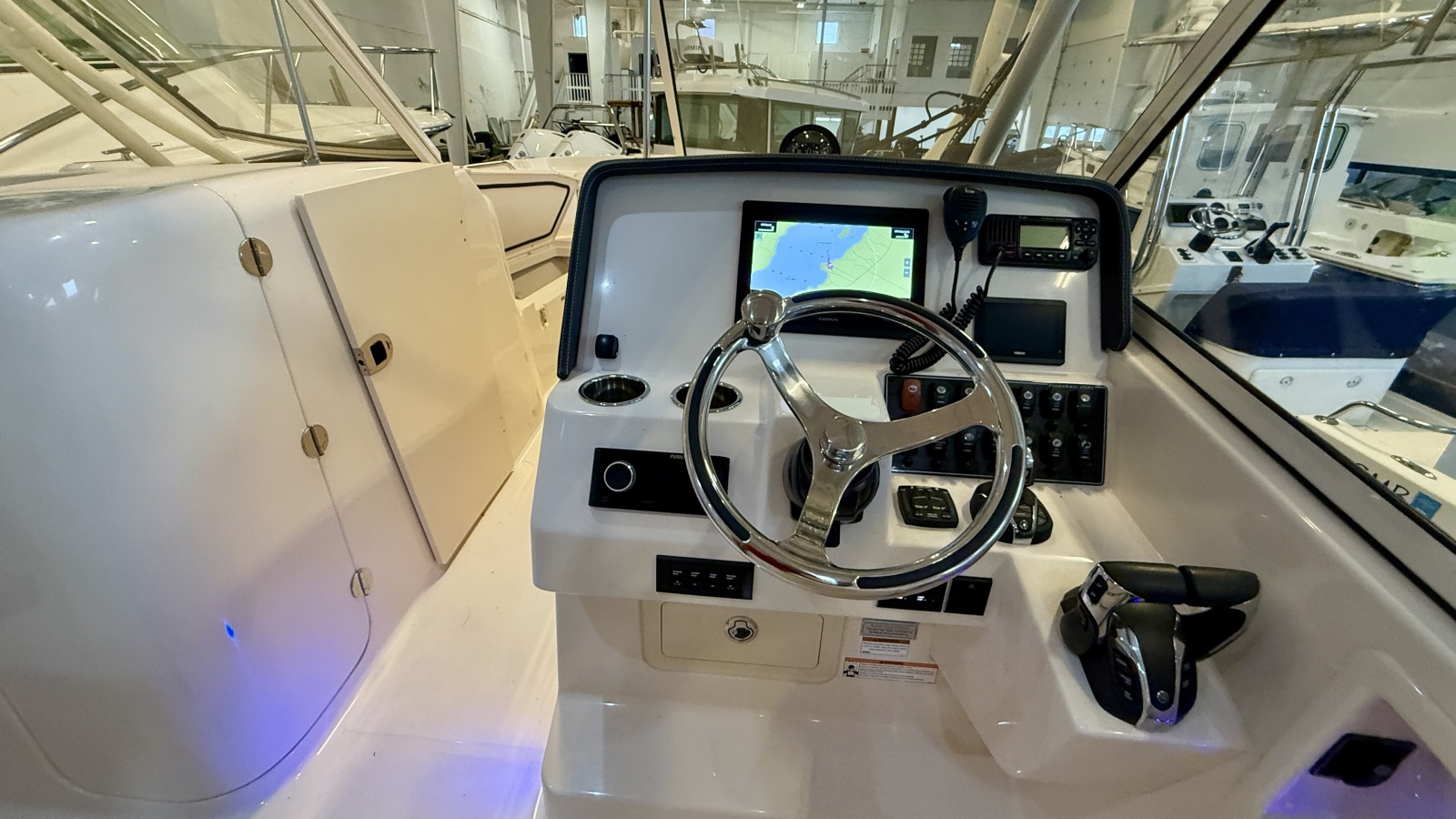 28' 2023 Grady-White Freedom 285