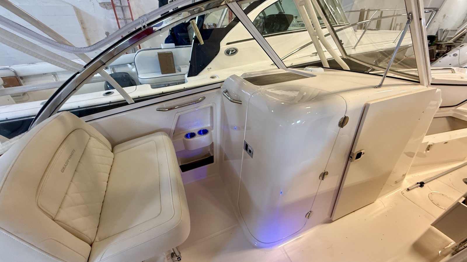 Suits ME 28ft Grady White Yacht For Sale