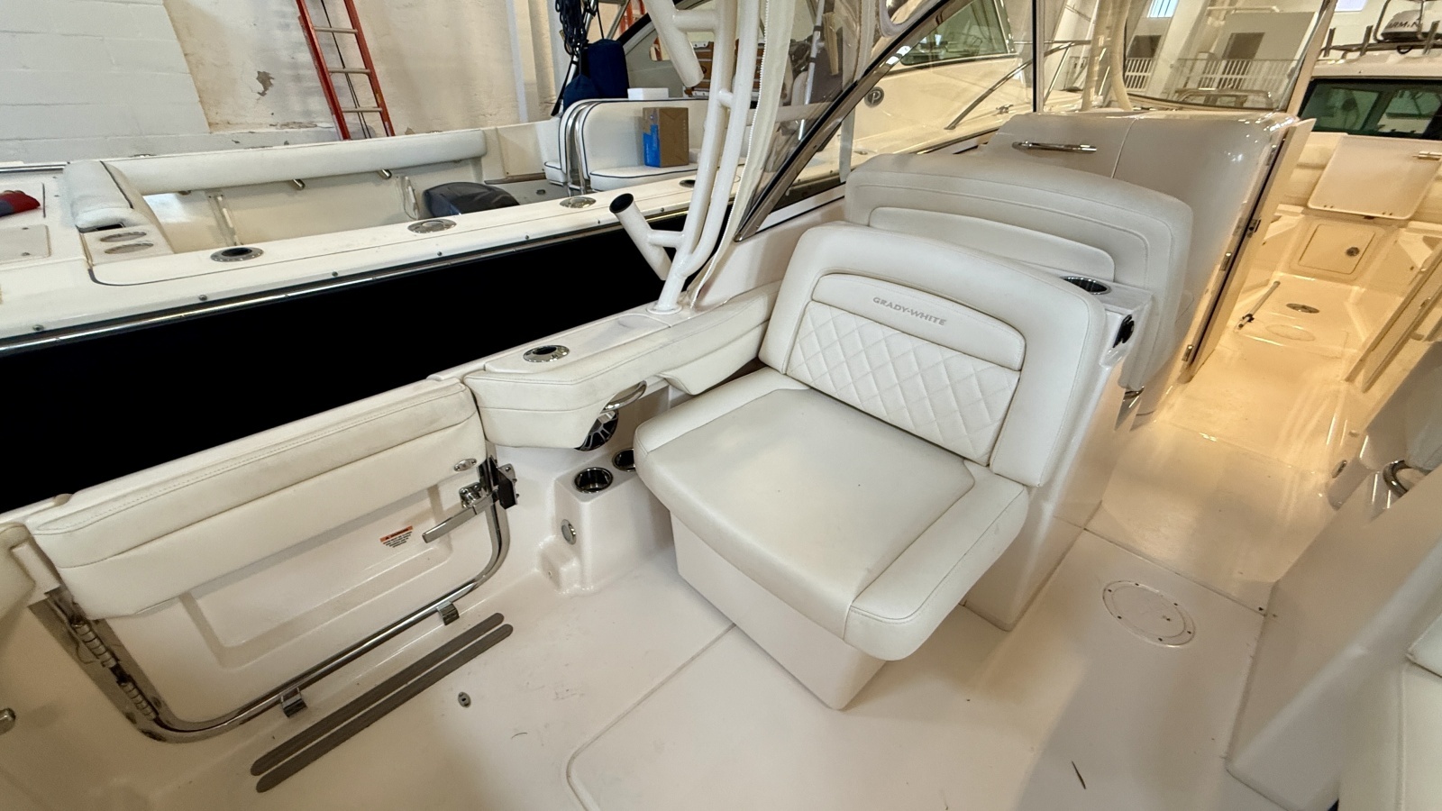 Suits ME 28ft Grady White Yacht For Sale