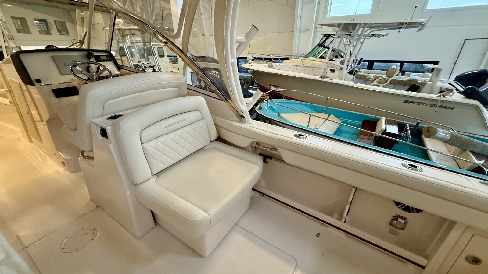 Suits ME 28ft Grady White Yacht For Sale