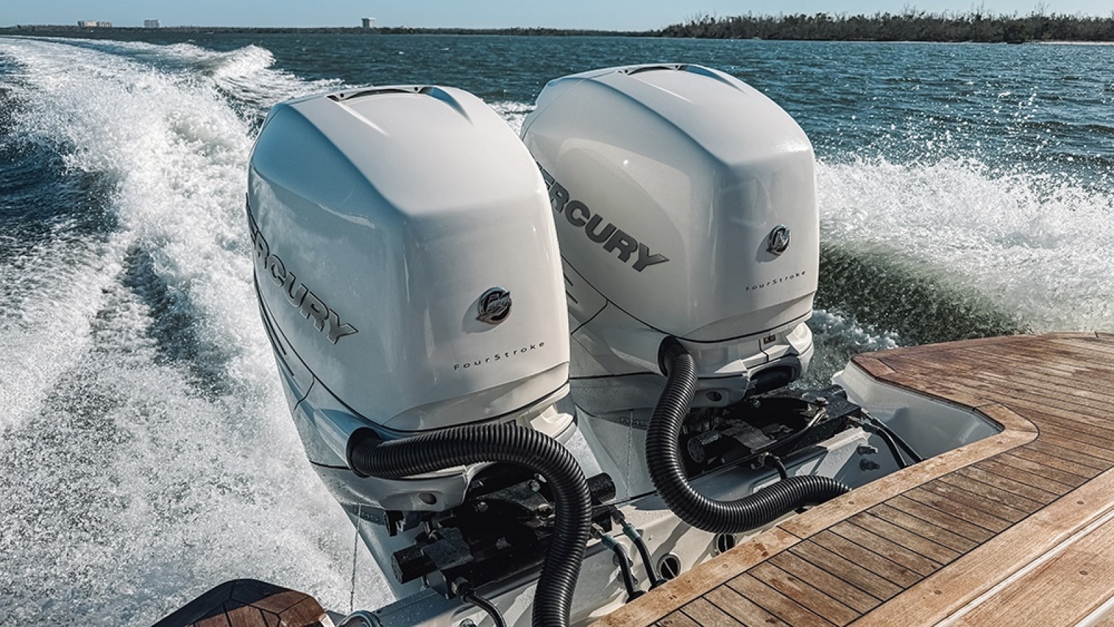 35' 2023 Sea Ray SLX 350 Outboard
