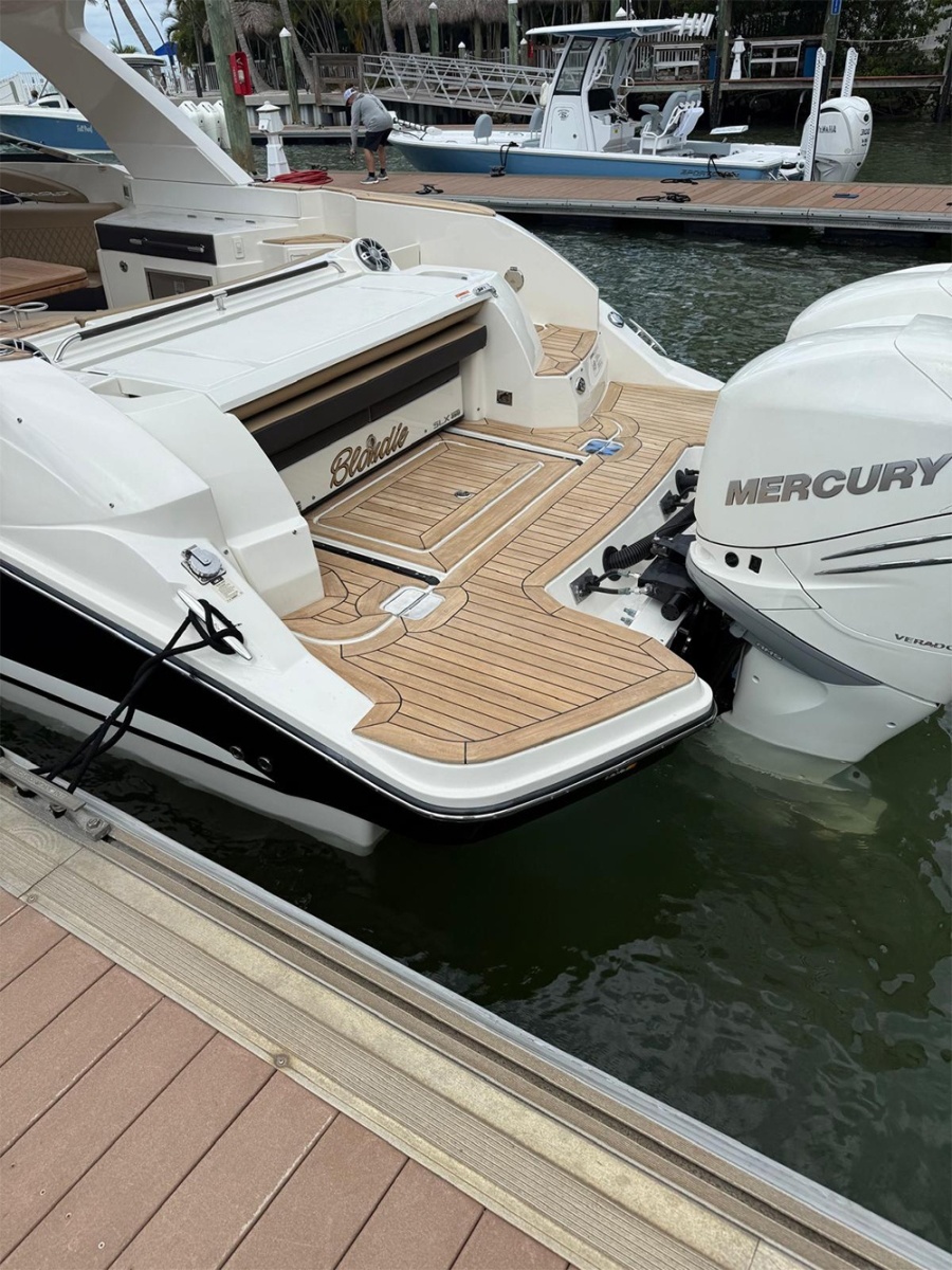 35' 2023 Sea Ray SLX 350 Outboard