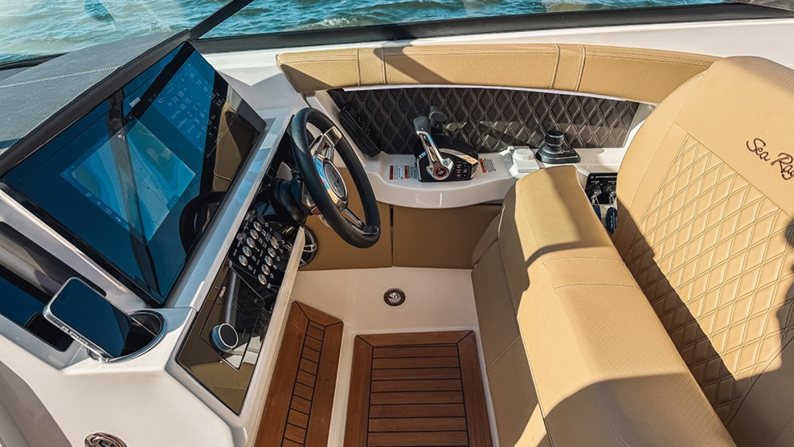 35' 2023 Sea Ray SLX 350 Outboard