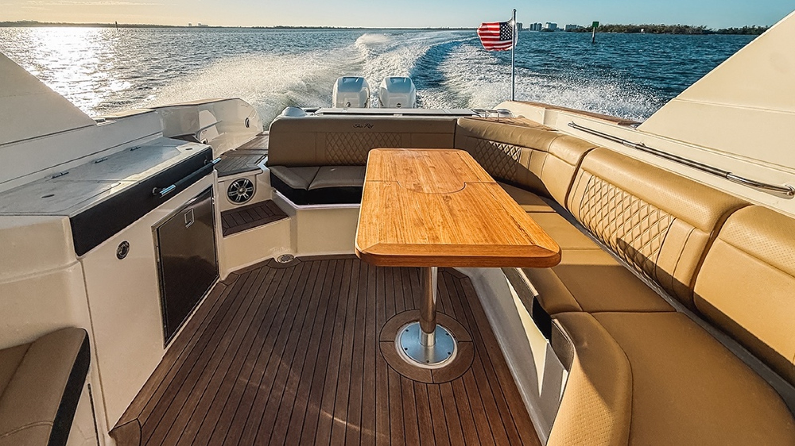 35' 2023 Sea Ray SLX 350 Outboard