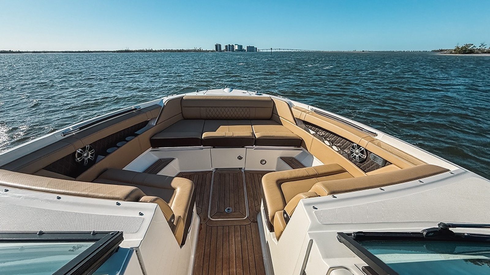 35' 2023 Sea Ray SLX 350 Outboard