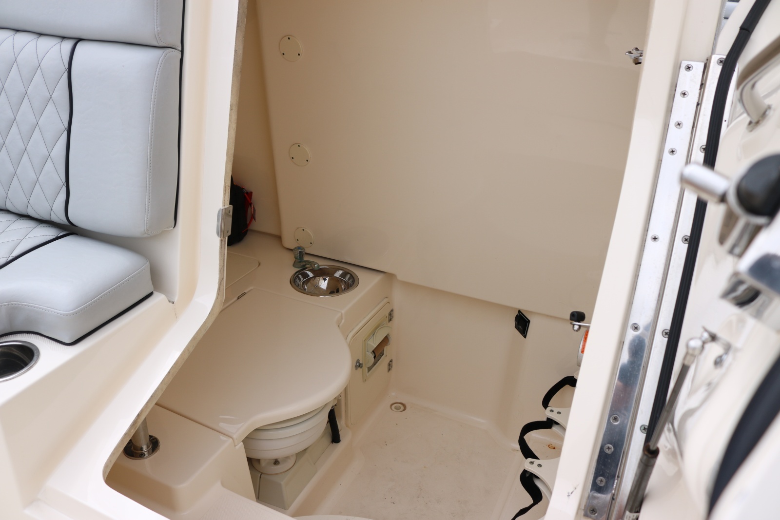 ANAM CARA 31ft Pursuit Yacht For Sale