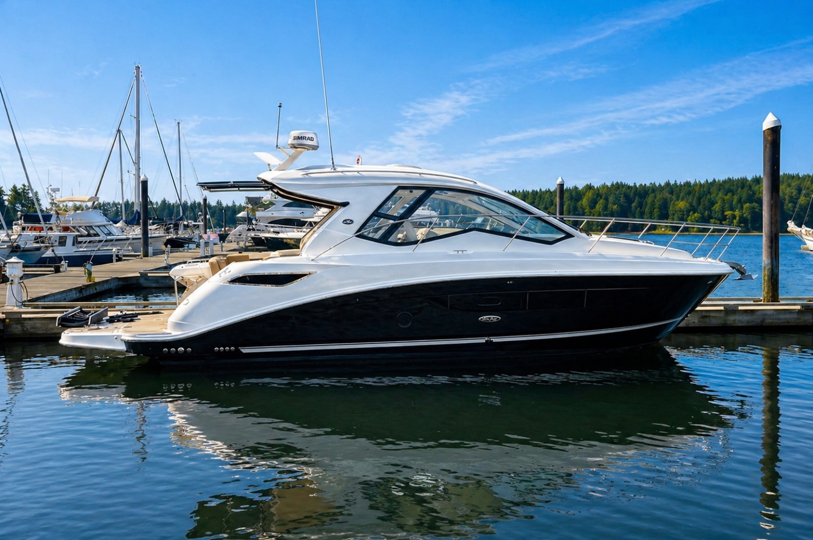 2019 Sea Ray Sundancer 350 Coupe