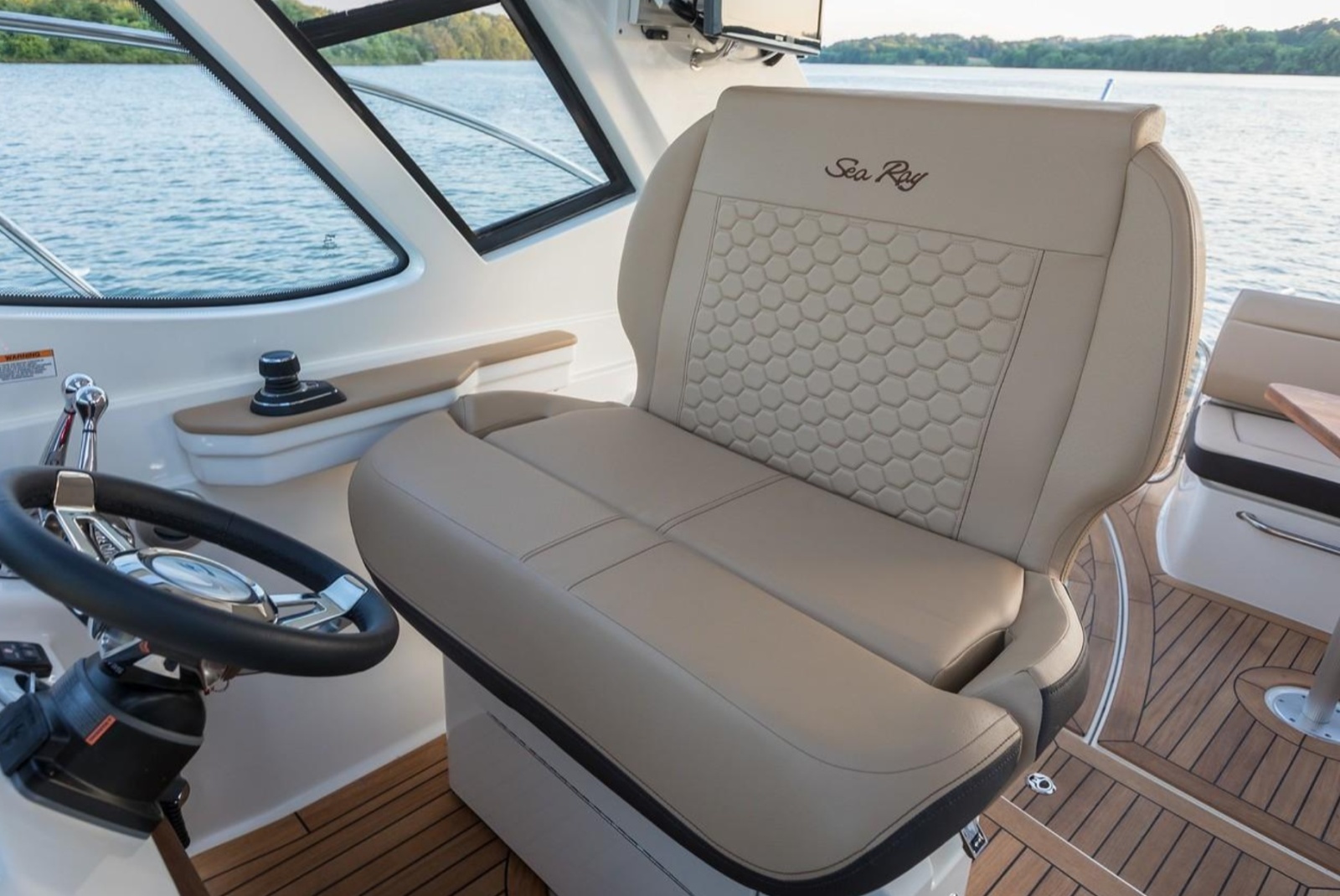 35' 2019 Sea Ray Sundancer 350 Coupe