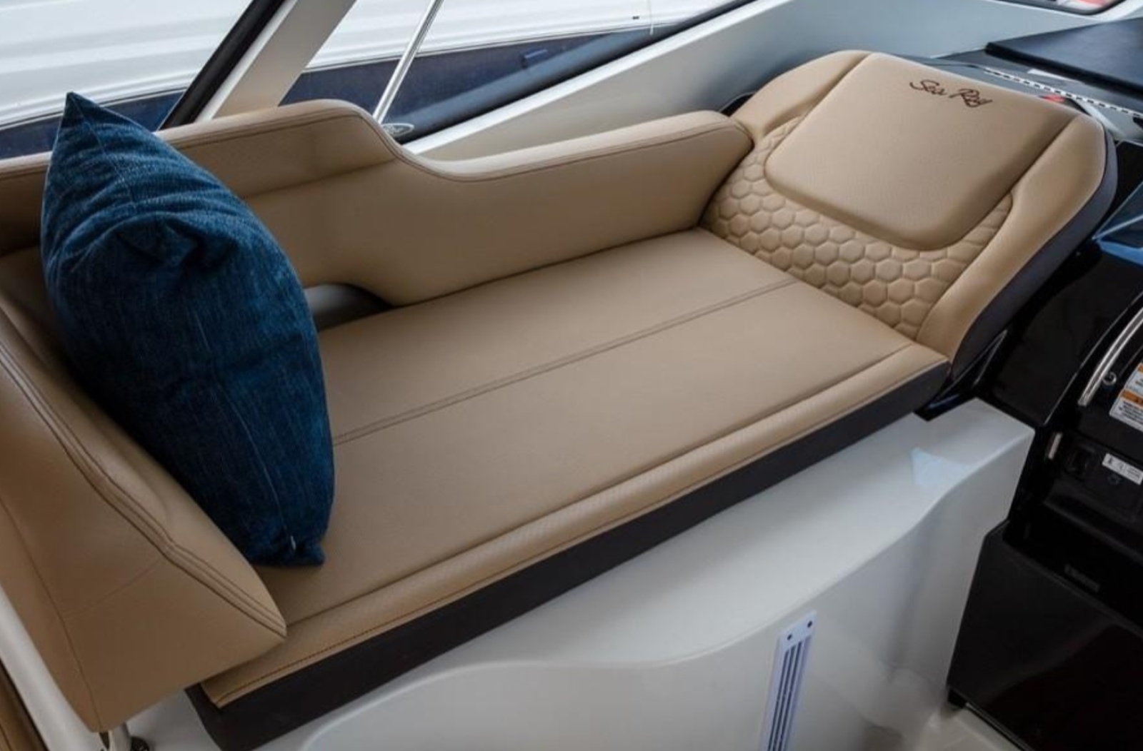 35' 2019 Sea Ray Sundancer 350 Coupe