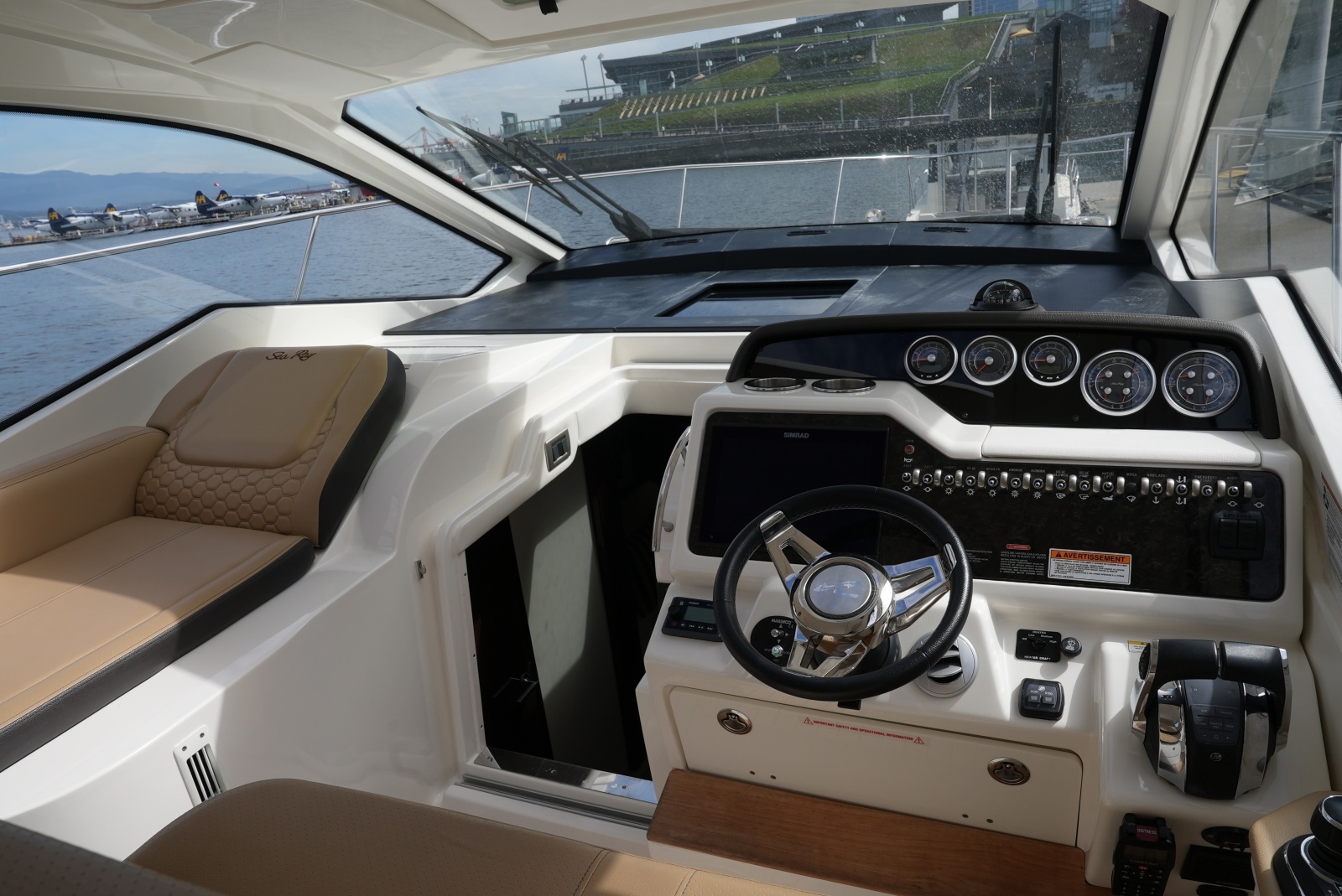 2019 Sea Ray Sundancer 350 Coupe
