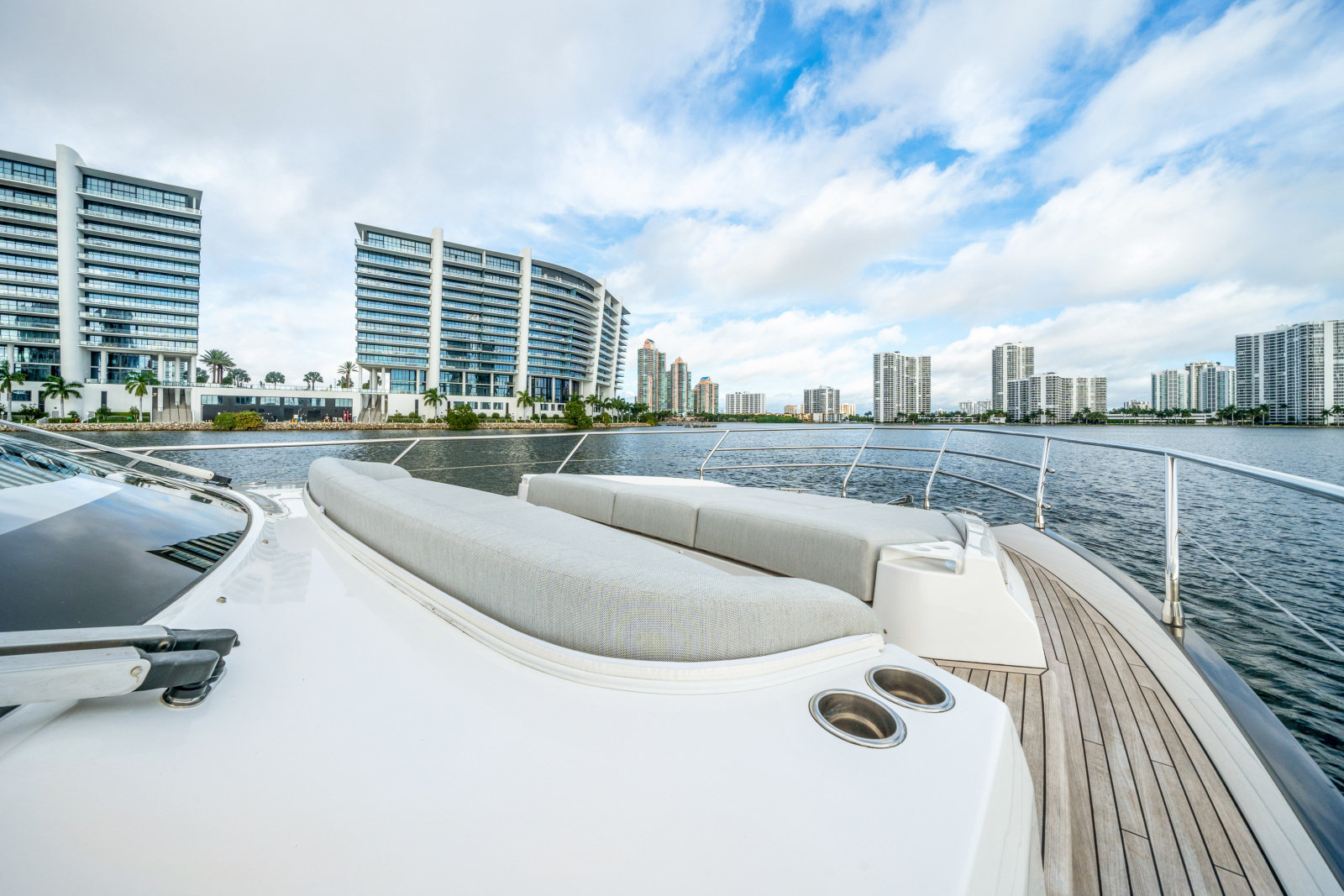 53ft Azimut Yacht For Sale