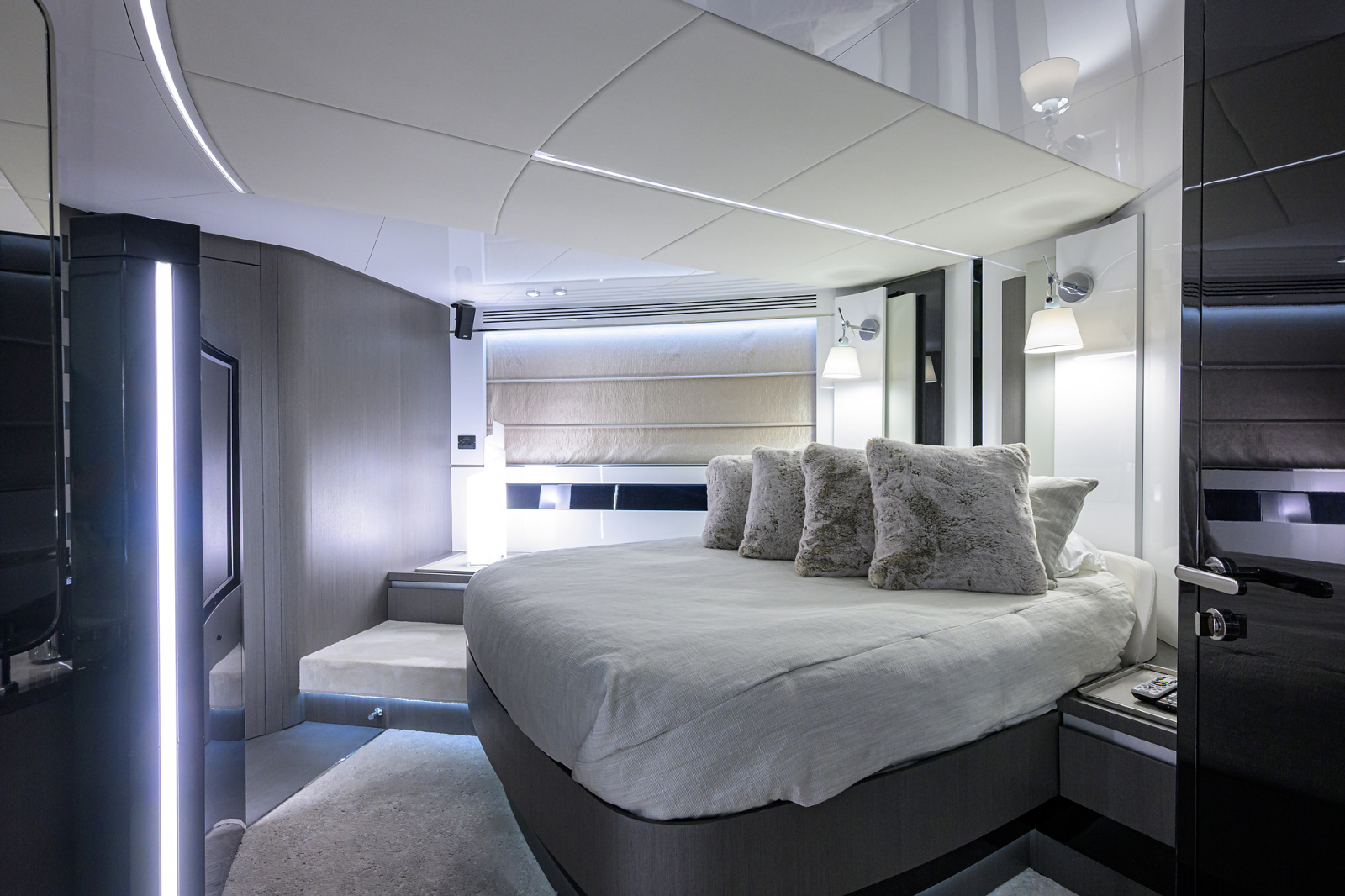 70ft Azimut Yacht For Sale