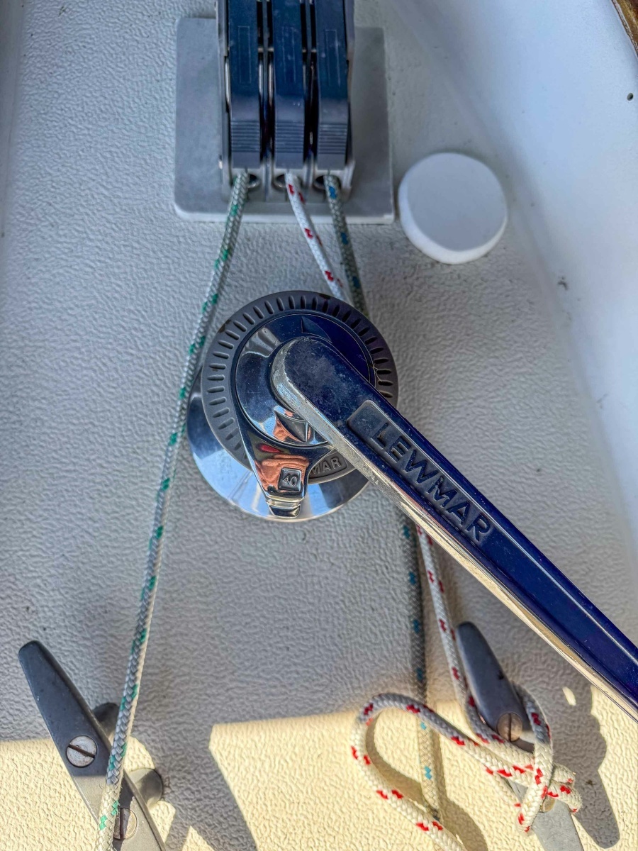 Winch handle secondary 