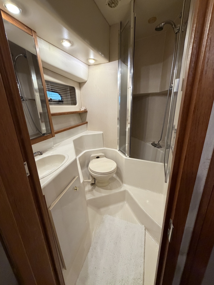 47' 1999 Bayliner 4788