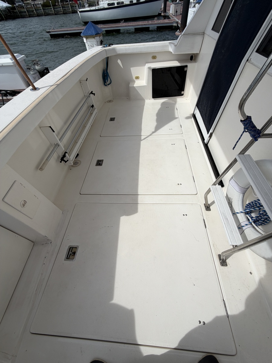 47' 1999 Bayliner 4788