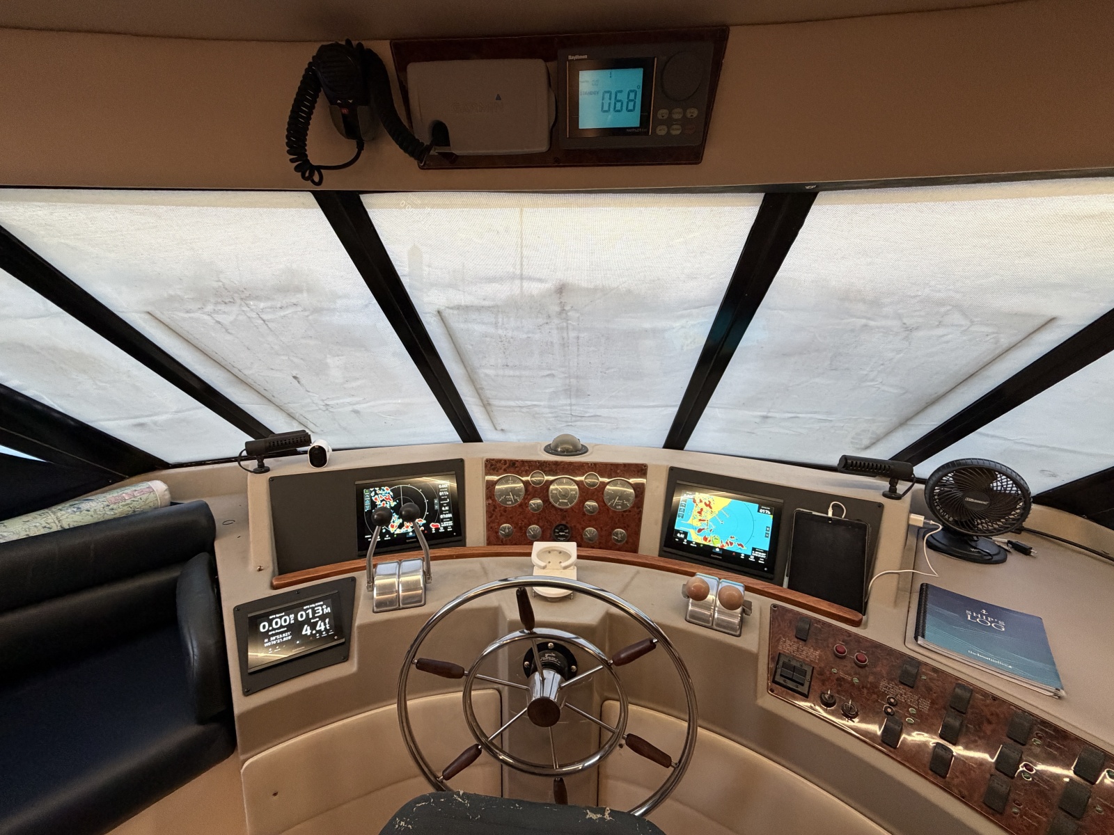 47' 1999 Bayliner 4788