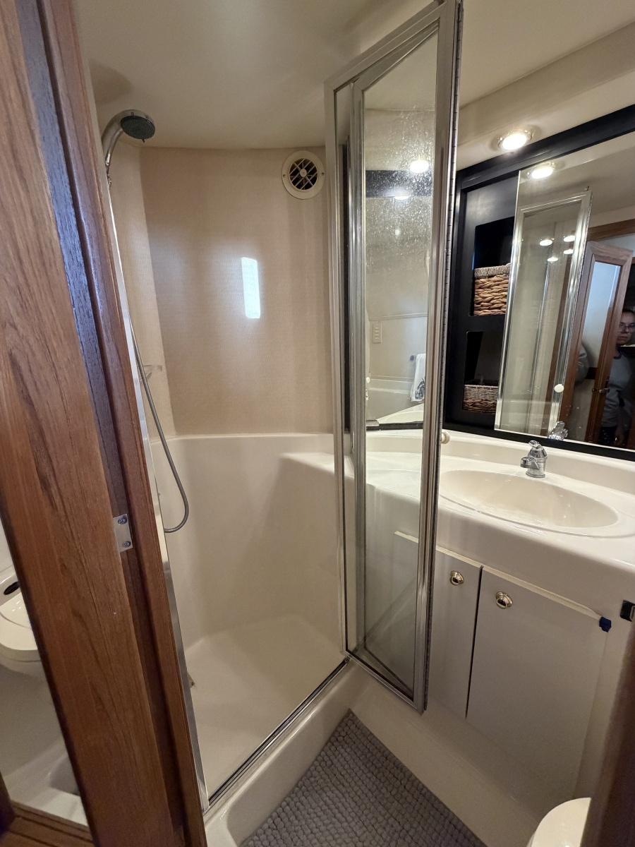 Never Satisfied 47ft Bayliner Yacht For Sale