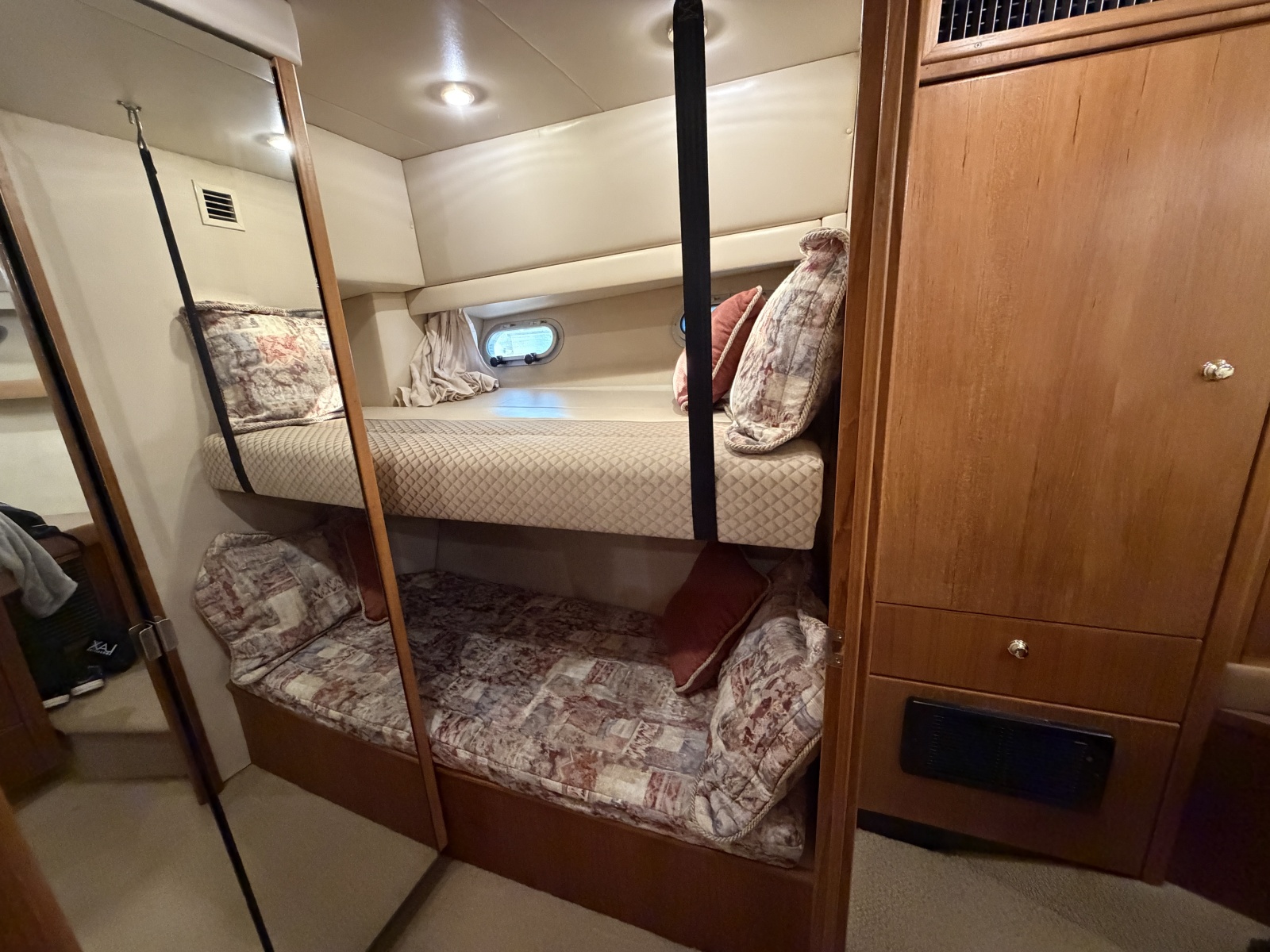 47' 1999 Bayliner 4788