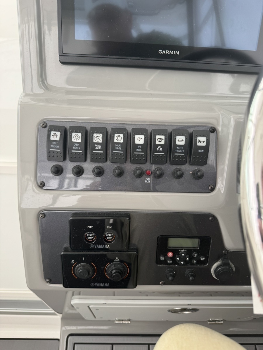 30ft Robalo Yacht For Sale