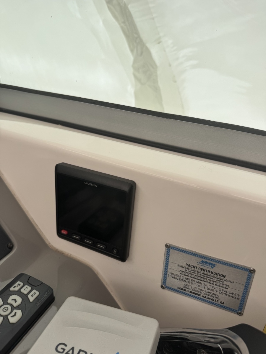 30ft Robalo Yacht For Sale