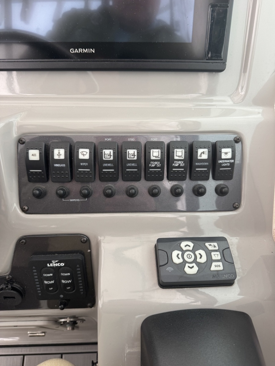 30ft Robalo Yacht For Sale