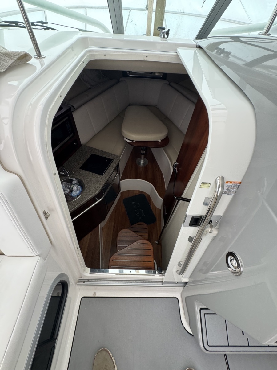 30ft Robalo Yacht For Sale