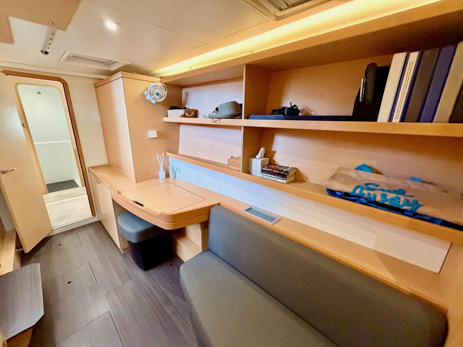 42' 2017 Lagoon 42 OV