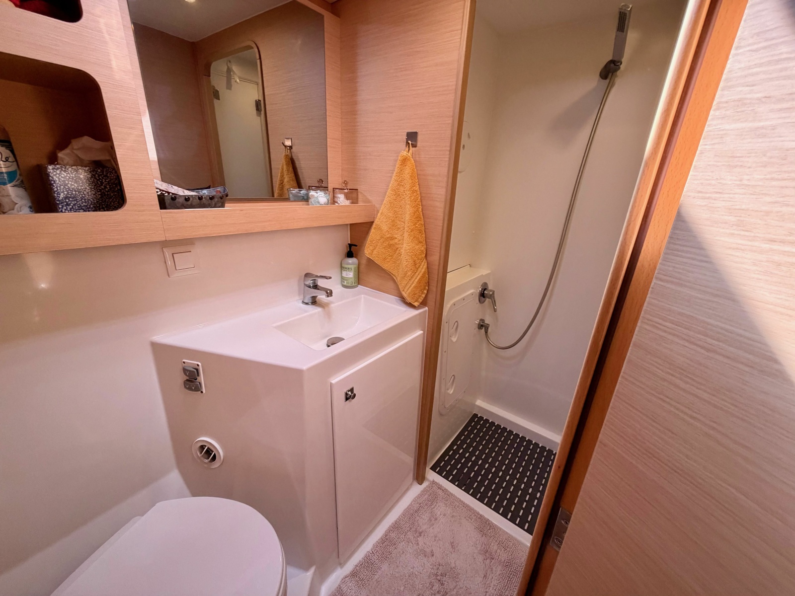 42' 2017 Lagoon 42 OV