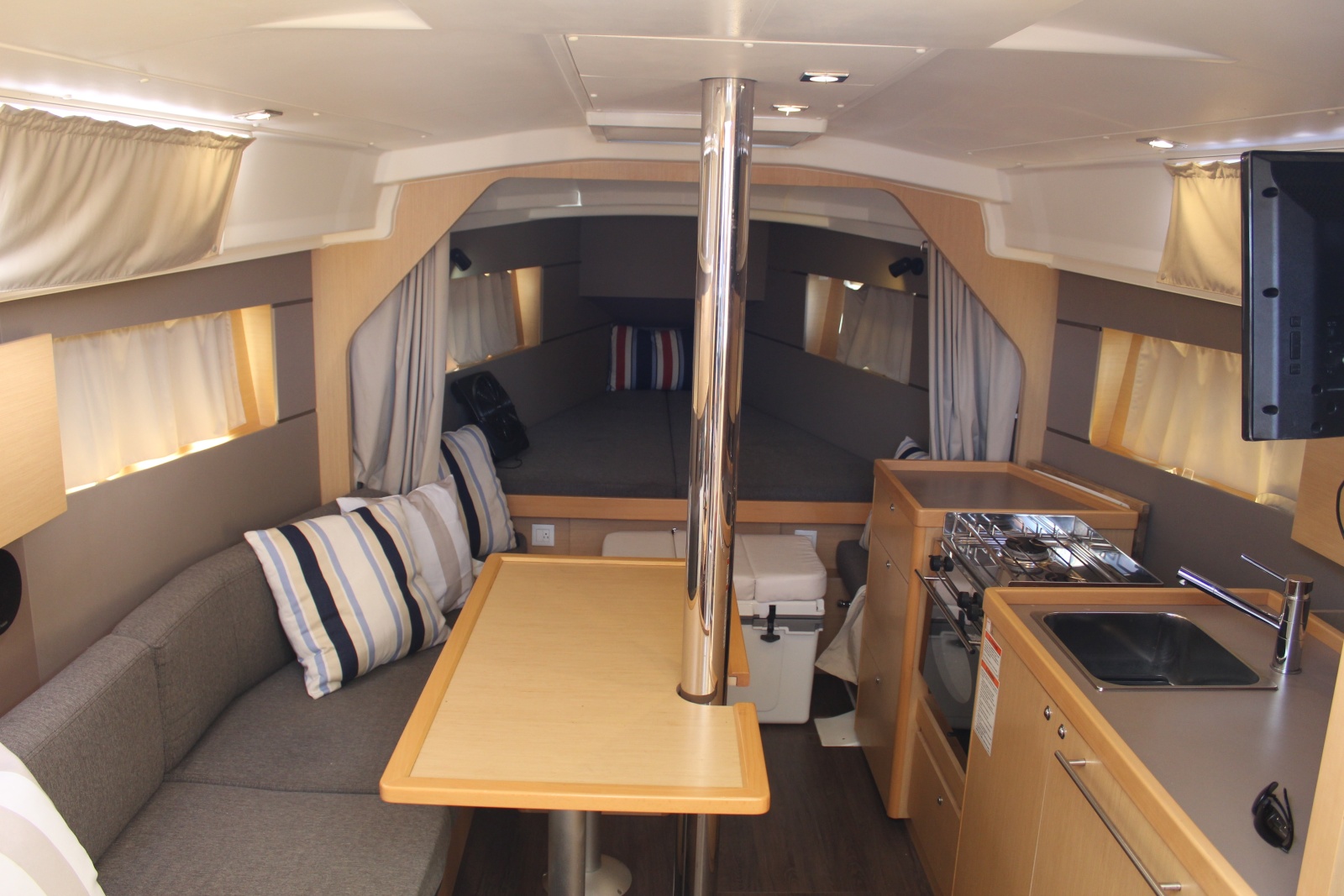 35' 2016 Beneteau 35 Oceanis