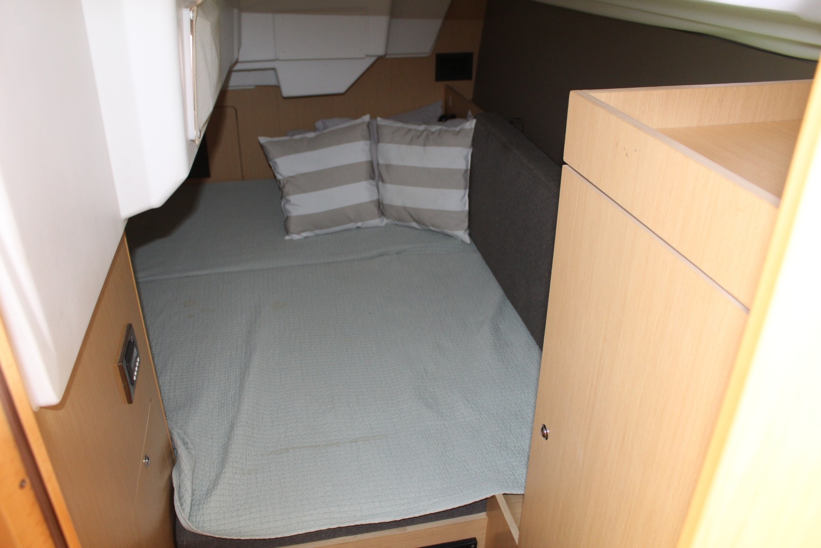 Avery J 35ft Beneteau Yacht For Sale