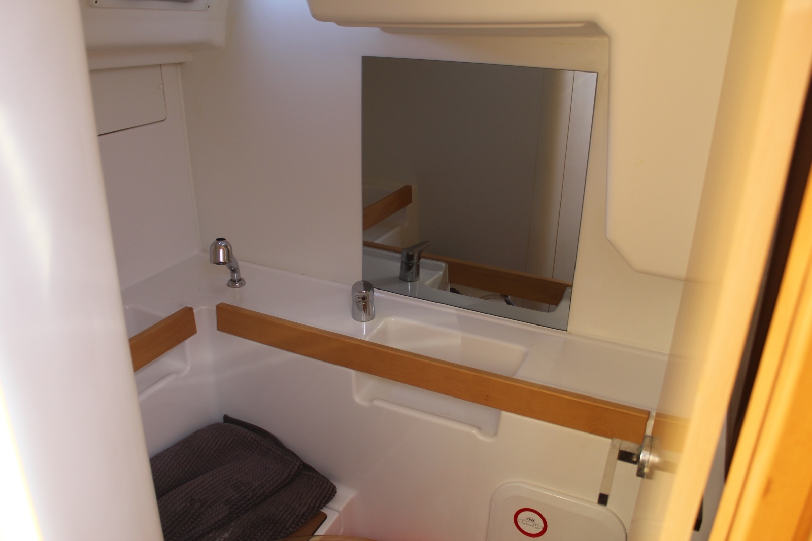 Avery J 35ft Beneteau Yacht For Sale