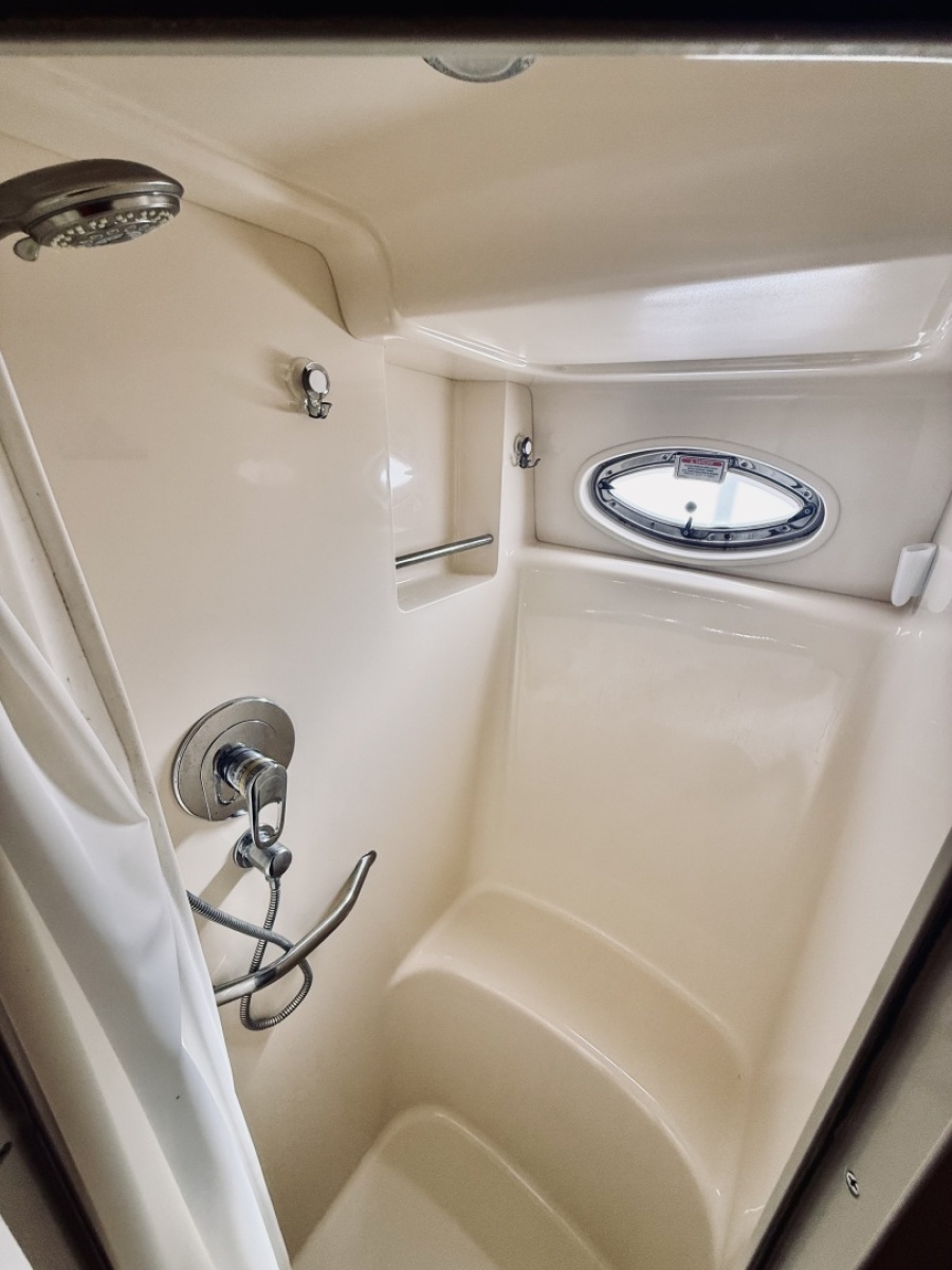 39' 2004 Sea Ray 390 Motor Yacht