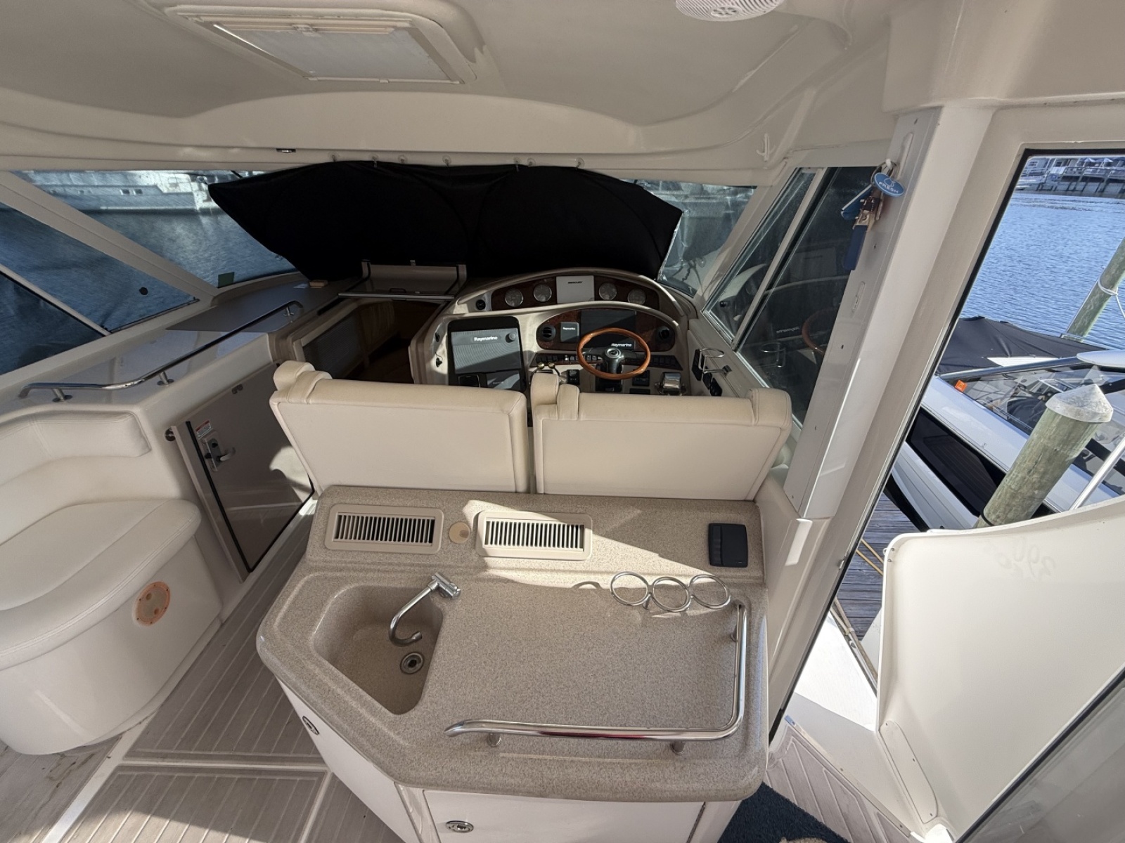 39' 2004 Sea Ray 390 Motor Yacht