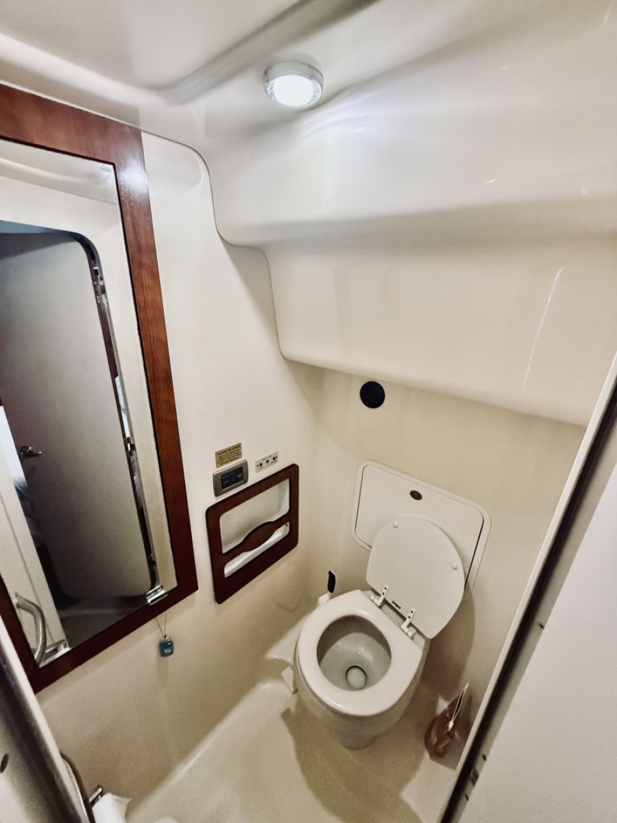 2004 Sea Ray 390 Motor Yacht