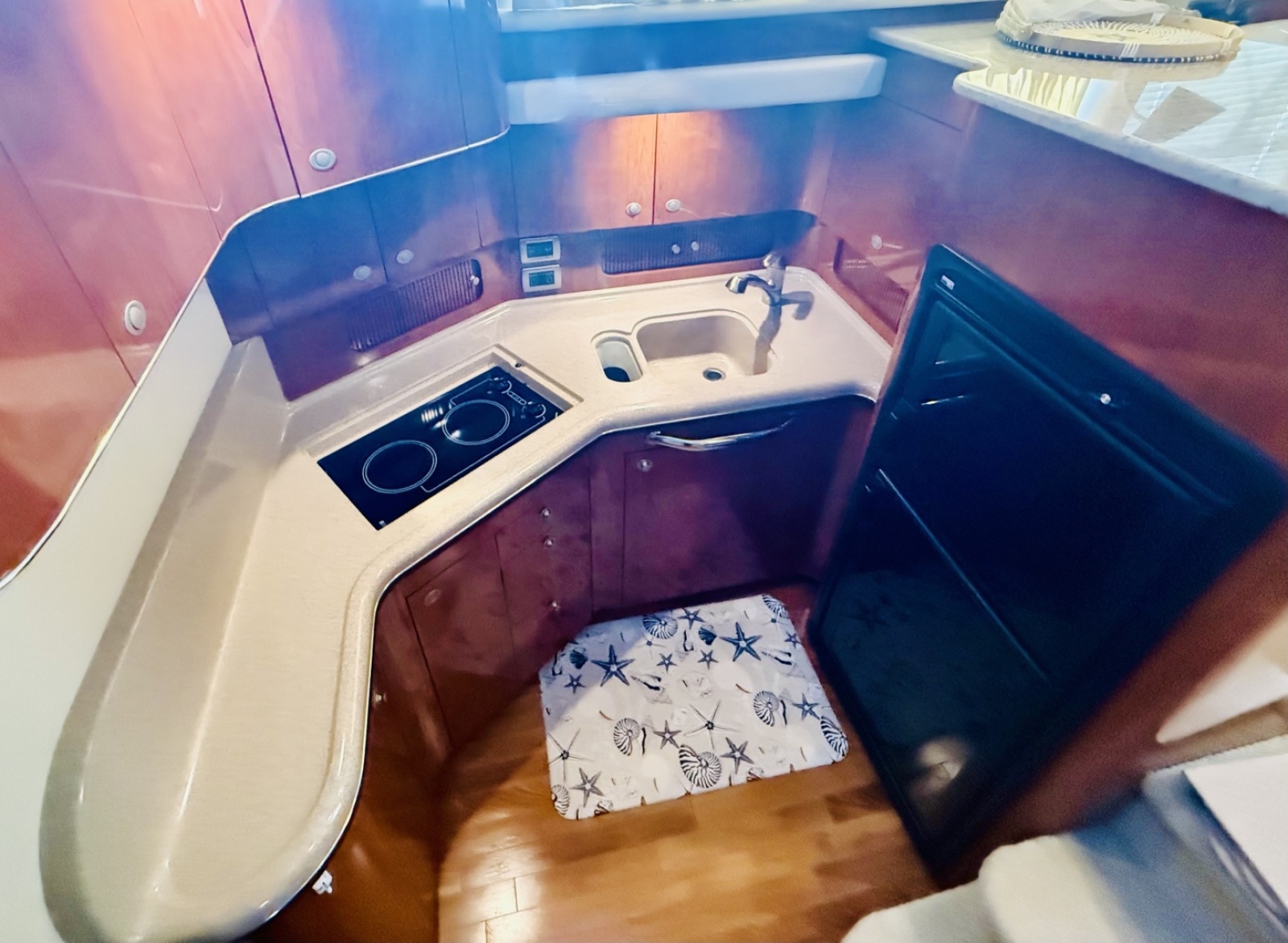 39' 2004 Sea Ray 390 Motor Yacht