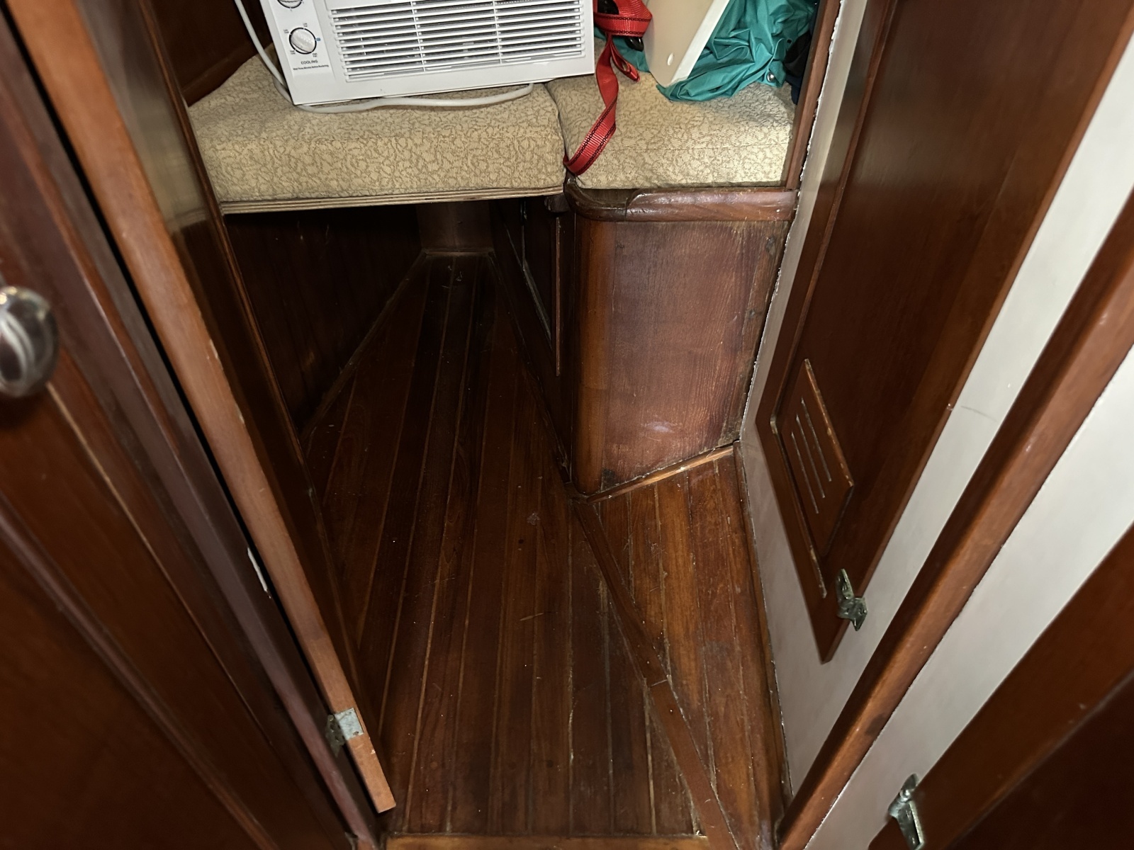 1976 Valiant Valiant 40