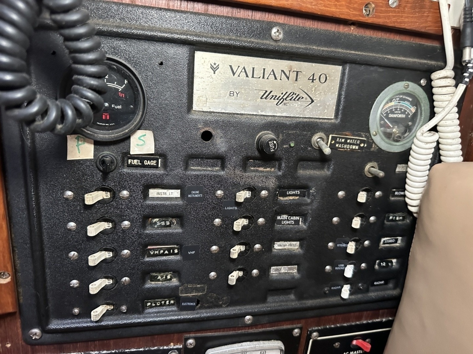 1976 Valiant 40