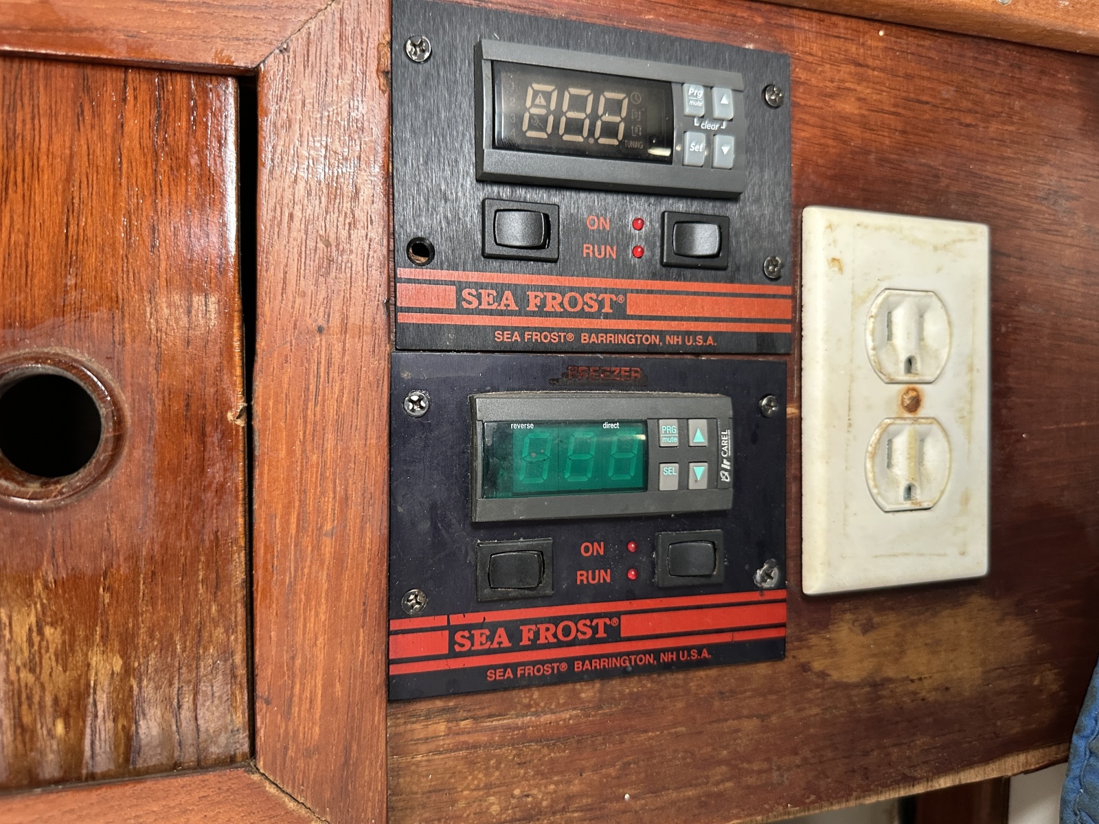 40' 1976 Valiant Valiant 40